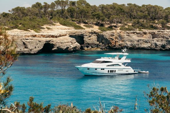 Yacht Cannes rental